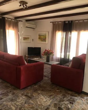 La Sirena Villa *