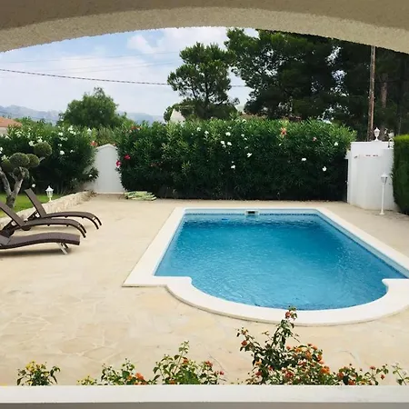La Sirena Villa *